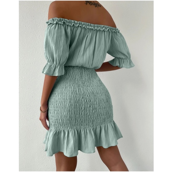 Boho Off shoulder Ruffle Dress - Picture 4 of 10